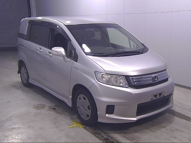 19123 Honda Freed spike GP3 2012 г. (Honda Tokyo)